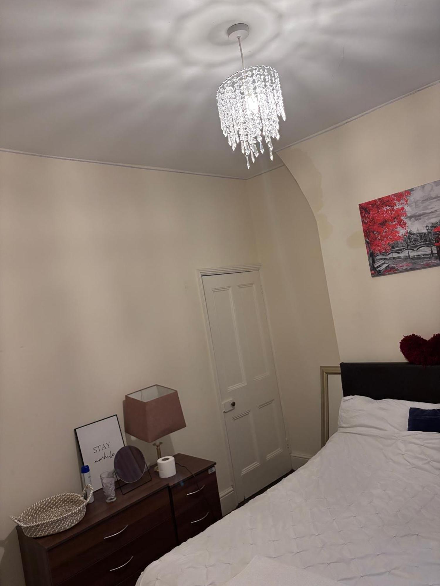 Lovely Room Within 5 Mins Walk To Stoke Train Station With Double And Single Room Dış mekan fotoğraf