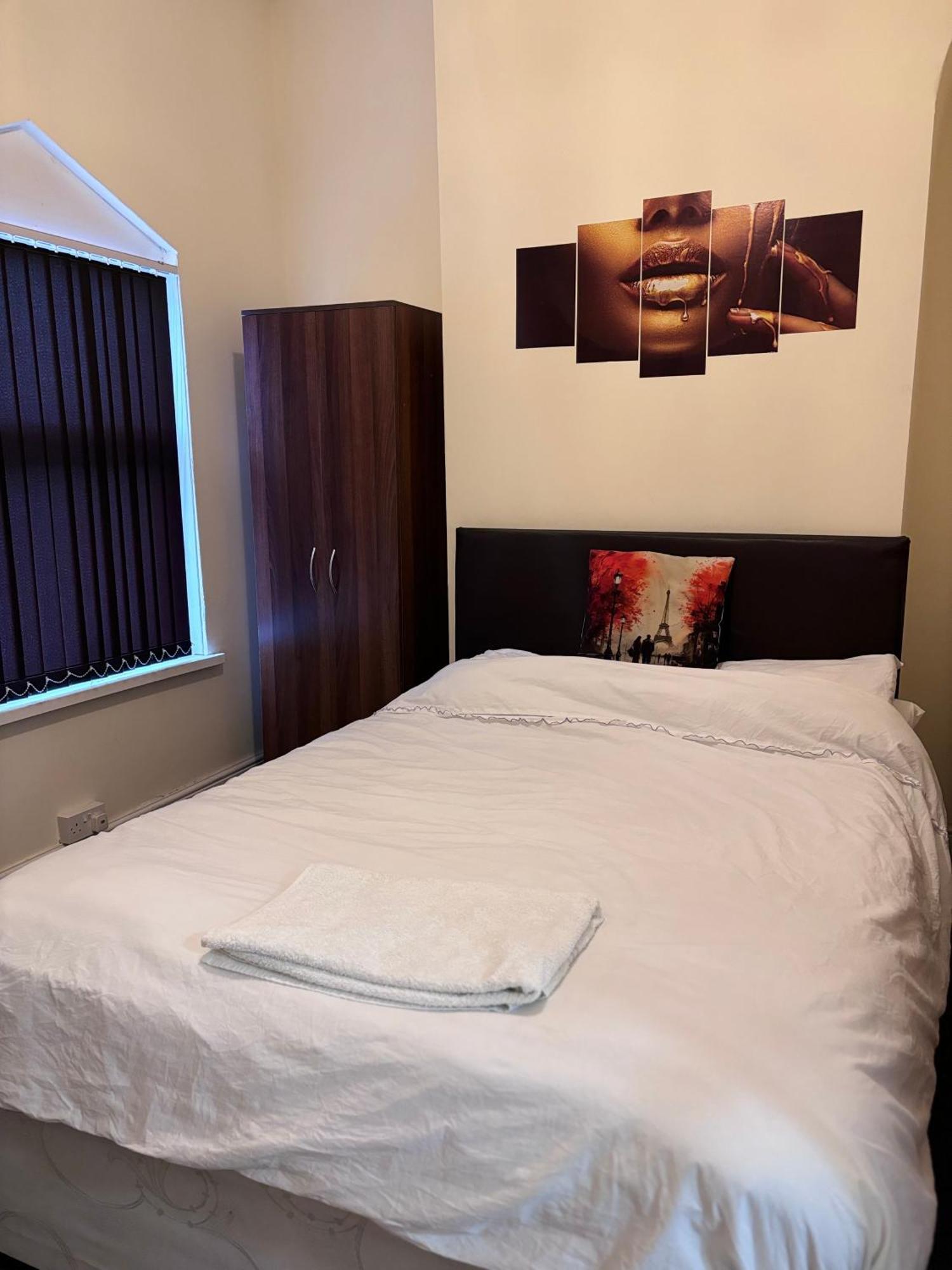 Lovely Room Within 5 Mins Walk To Stoke Train Station With Double And Single Room Dış mekan fotoğraf