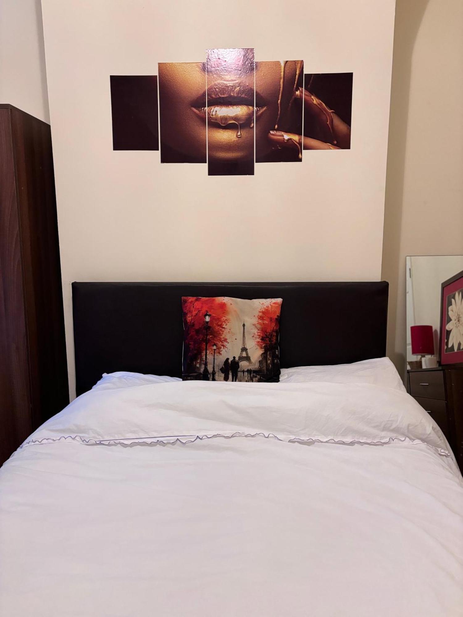 Lovely Room Within 5 Mins Walk To Stoke Train Station With Double And Single Room Dış mekan fotoğraf